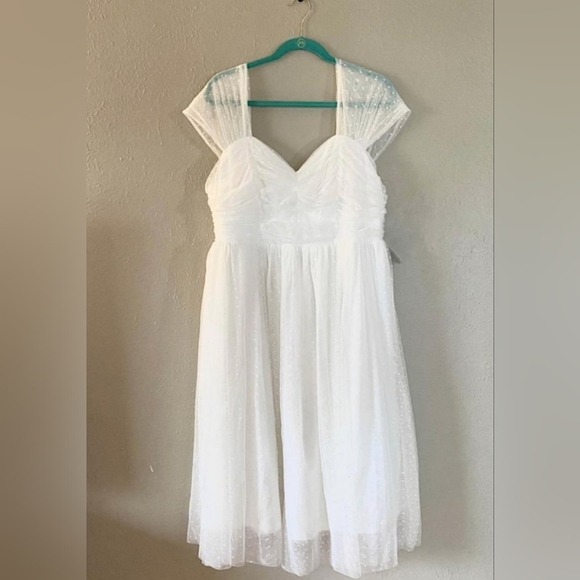 Torrid white dot midi skater dress. Size 16 - Picture 2 of 4